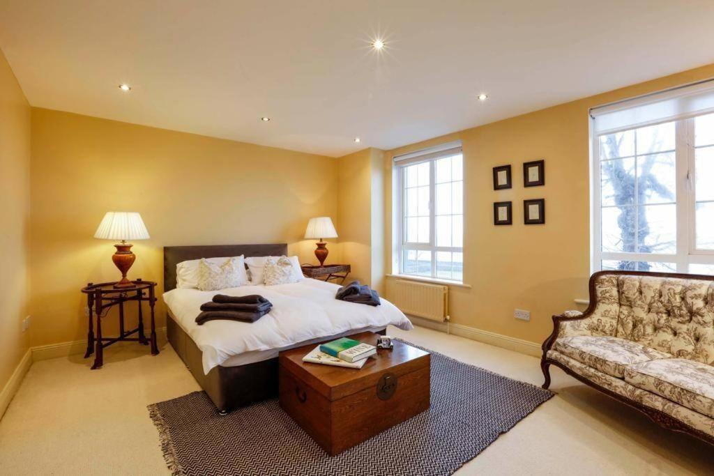 The Courtyard Queensborough Drogheda Bagian luar foto